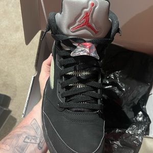 Jordan retro 5 (Black Metallic) size 11 with org box 100% Authentic